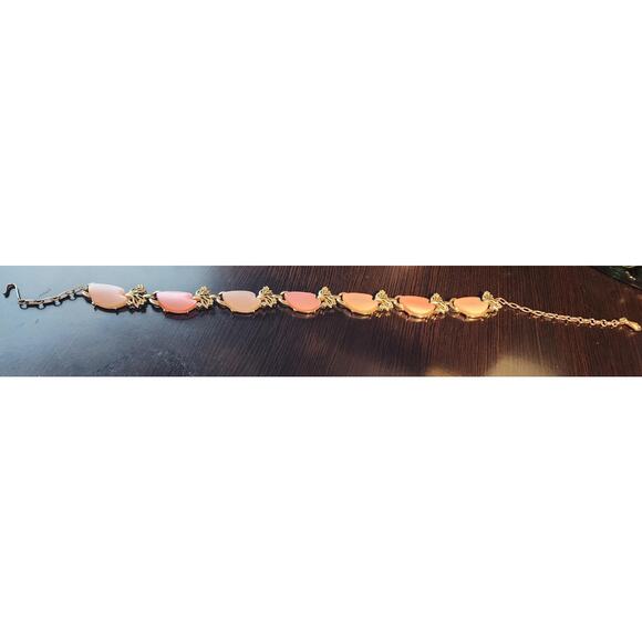 Vintage 1960s Pink Lucite Gold-Toned Necklace - Picture 2 of 3